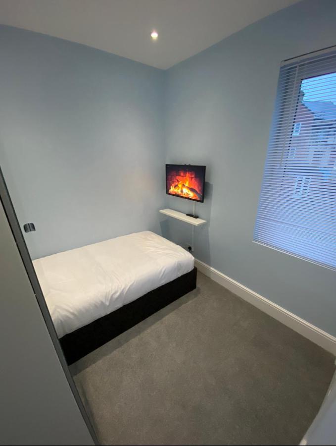 Private & Modern En-Suite Rooms Town Centre Self Check-In Barnsley Kültér fotó